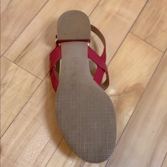 REDUCED Tahari Sheila Flats in red, size 8M - Picture 4 of 4